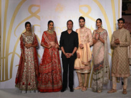 Varun Bahl Showcased Collection Inspired By Art Nouveau At ICW ‘17 icw-varun bahl