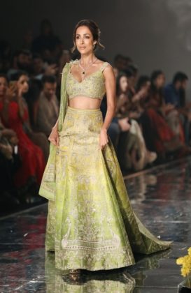By Designer Sulakshana Monga FDCI India Couture Week 2019 (2) (1)