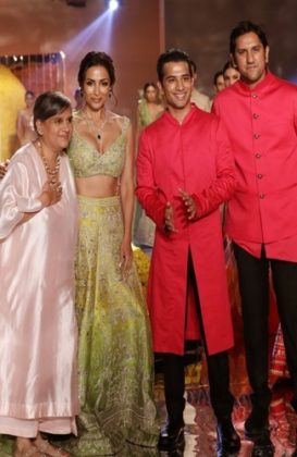 Actor Malaika Arora with Designer Sulakshana Monga presenting Collection FDCI India Couture Week 2019 (15)
