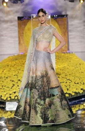 By Designer Sulakshana Monga FDCI India Couture Week 2019 (2) (1)