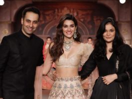Kriti Sanon Dazzles The Runway In A Shyamal & Bhumika Ensemble On Day 3 Of India Couture Week Collection by Designer Shyamal Bhumika @ FDCI India Couture Week 2019 (19)