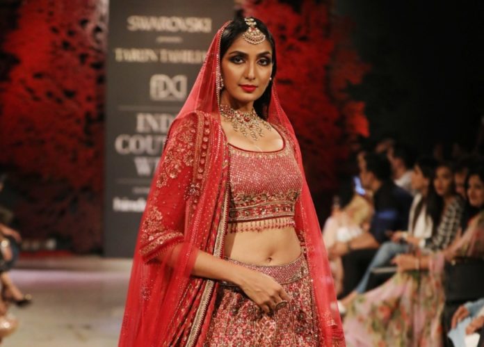 Designer Tarun Tahiliani Presenting his collection @ FDCI India Couture Week 2019 (9)