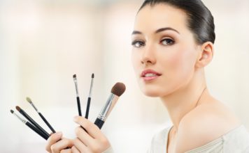 5 Must-Have Makeup Brushes For Your Beauty Kit