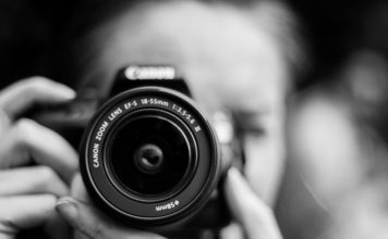 Things To Consider While Selecting A Wedding Photographer