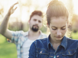 5 Signs He Is Gaslighting You