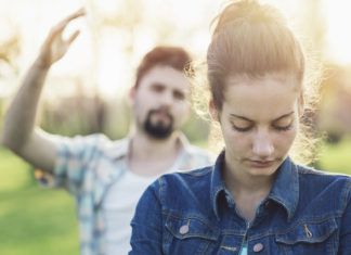 5 Signs He Is Gaslighting You