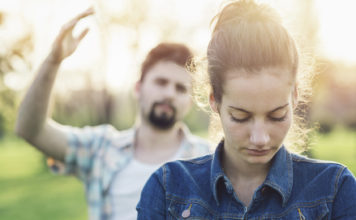 5 Signs He Is Gaslighting You