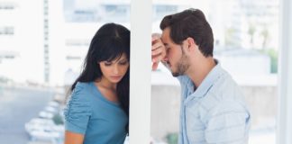 5 Tell-Tale Signs Your Partner Has Lost Interest