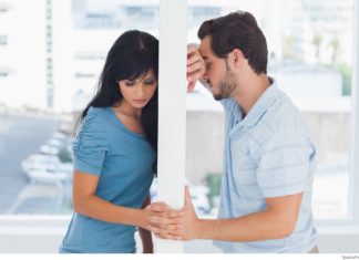 5 Tell-Tale Signs Your Partner Has Lost Interest