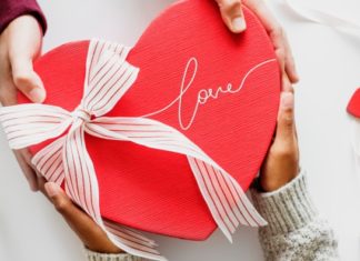 Valentine’s Day Special: Unique Gifts Other Than Red Roses On Rose Day!