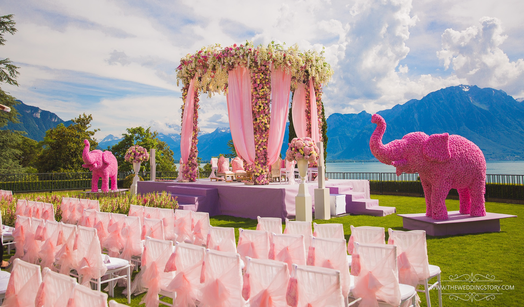 Surreal Indian locales for some couple time! locales