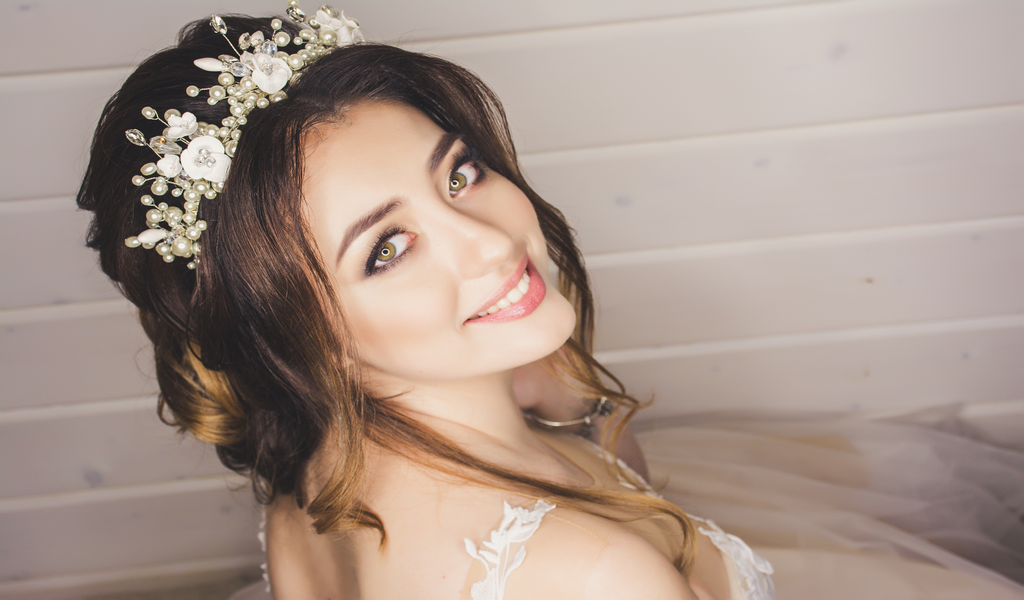 Wear your hair according to your face shape! Bridal Glow