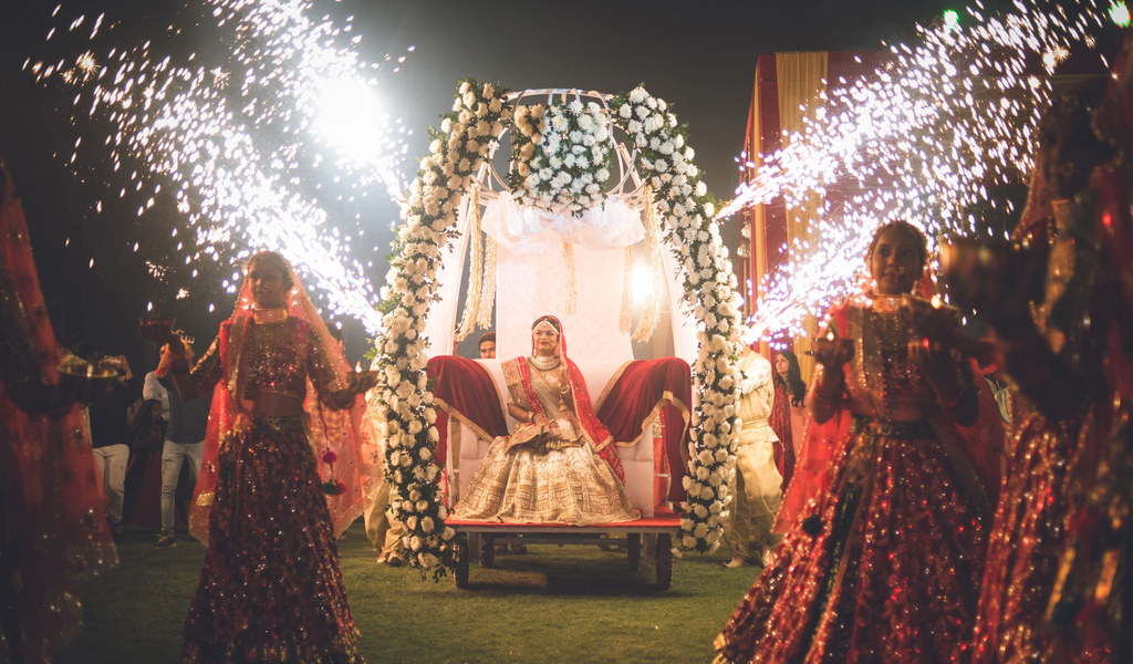 Add bling to your wedding decor Bling
