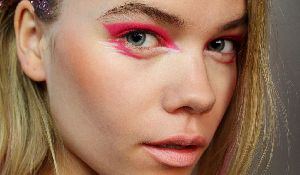 The best Graphic Makeup for you graphic