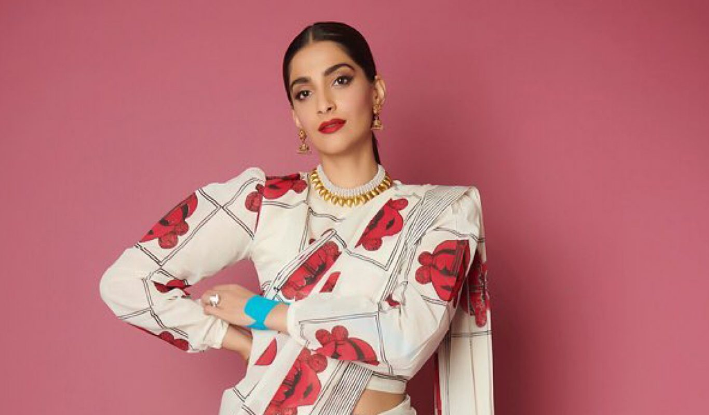Blouse Styles to rock this Wedding season Blouse
