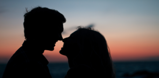 5 signs your partner is no longer interested in you