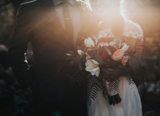 Here’s some mistakes to avoid while hiring wedding vendors colour palette