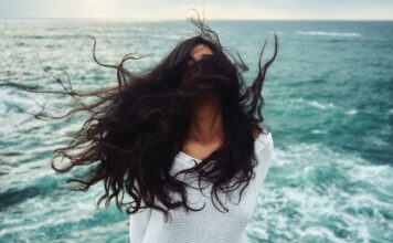 7 hairstyling mistakes that damage your hair!