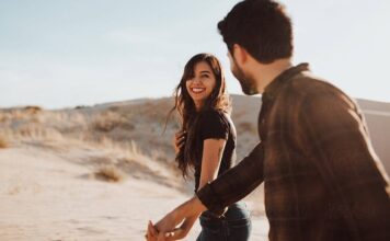 V-Day Special: Render strong base to your relationship relationship