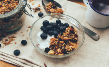 Here’s why granola is the perfect snacking option granola