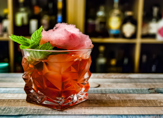 Try these famous cocktails at home cocktail