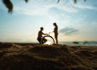 Simple ways to get your partner to propose you propose