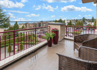 Spruce up your balcony for a romantic feel balcony