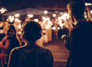 Four ways to go full vintage in terms of your Wedding Decor!!