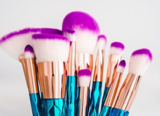 Organic on the go!!: Four organic makeup brand makeup brush