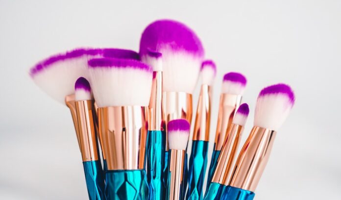 makeup brush