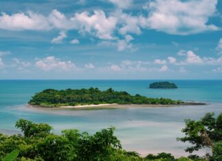 Few most romantic islands for your honeymoon travel