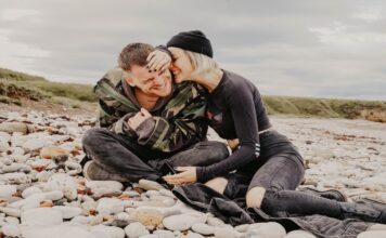 Listing out a few pros and cons of dating your BFF love