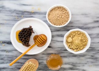 Pros of honey as an element for skincare honey