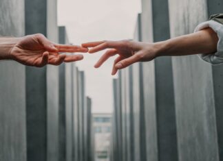 Ways to Catch your partner red-handed in his trap of lies heartbreak