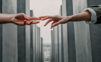 Ways to Catch your partner red-handed in his trap of lies heartbreak