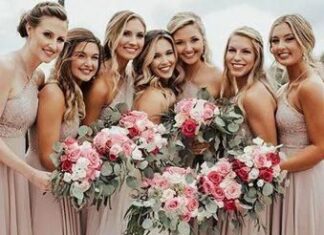 Photoshoot Ideas with Bridesmaids