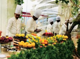 Grilled or on a platter, delicious fruits appetizers for every occasion with Shiv fruit mart