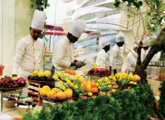 Grilled or on a platter, delicious fruits appetizers for every occasion with Shiv fruit mart
