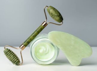 How to use a jade roller and gua sha for face and neck