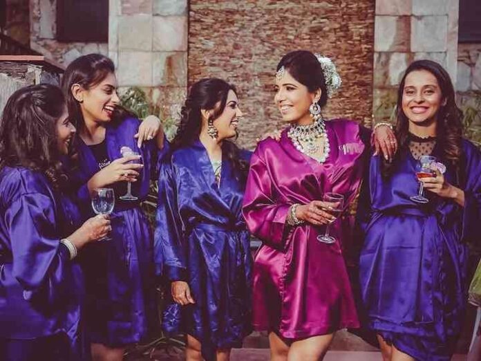 r10_2x_bachelorette-party-outfits-hitchedandclicked-lead