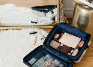 10 favorite makeup products for traveling