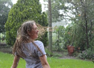 7 Effective Monsoon Skin Care Tips
