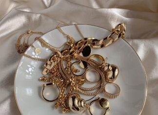 Versatile Jewellery Pieces for The Minimalist in You