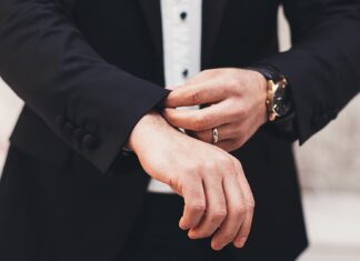 Important Accessories for the Grooms