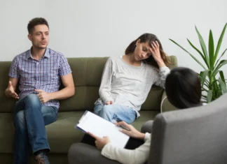 How to Manage Wedding Planning Friction Between Couples couple fighting
