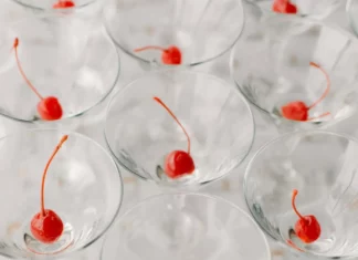 Signature Groom’s Drinks: Mixology Tips for Crafting Unique Wedding Cocktails Mixology Tips For Cocktails - Wedding Affair