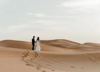 Desert Elopements: Minimalist Beauty in Arid Landscapes Desert Elopements - Wedding Affair