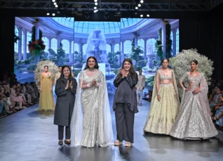 FDCI X Lakmé Fashion Week Parineeti Chopra In Saree For Faabiiana - Lakme Fashion Week