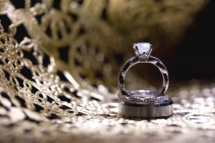 engagement-rings-and-their-symbolic-meaning-wedding-affair Engagement Rings And Their Symbolic Meaning - Wedding Affair