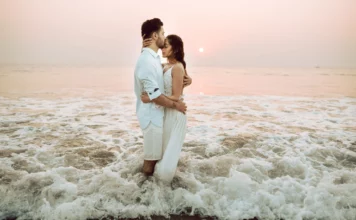 15 Pre-Wedding Photoshoot Ideas For The Creative You Pre-Wedding Photoshoot Ideas - Wedding Affair